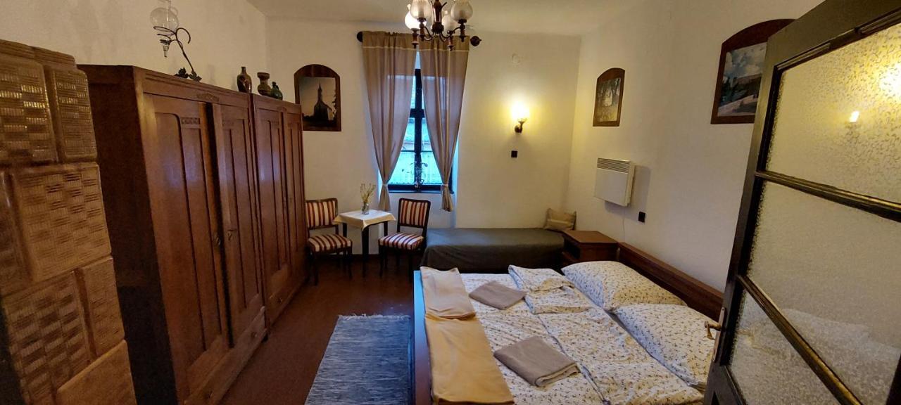 Kazmer Szallas - Gasthaus Varbalog Buitenkant foto